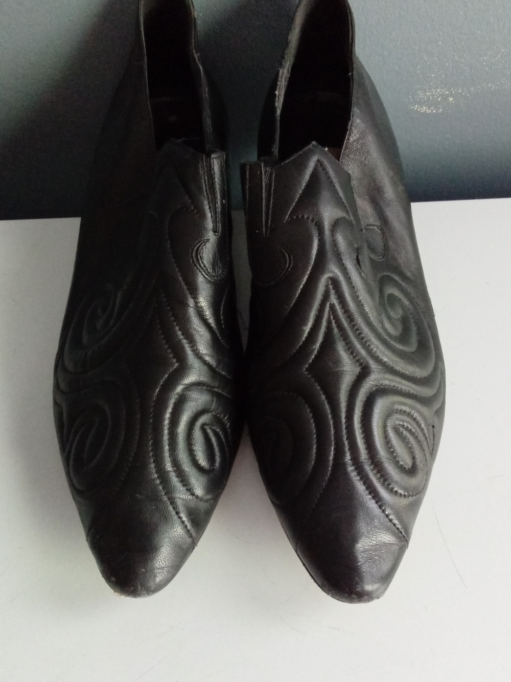 Nordstrom Vintage Black Leather Quilted Scroll Loafers Made in Italy Pointed Toe